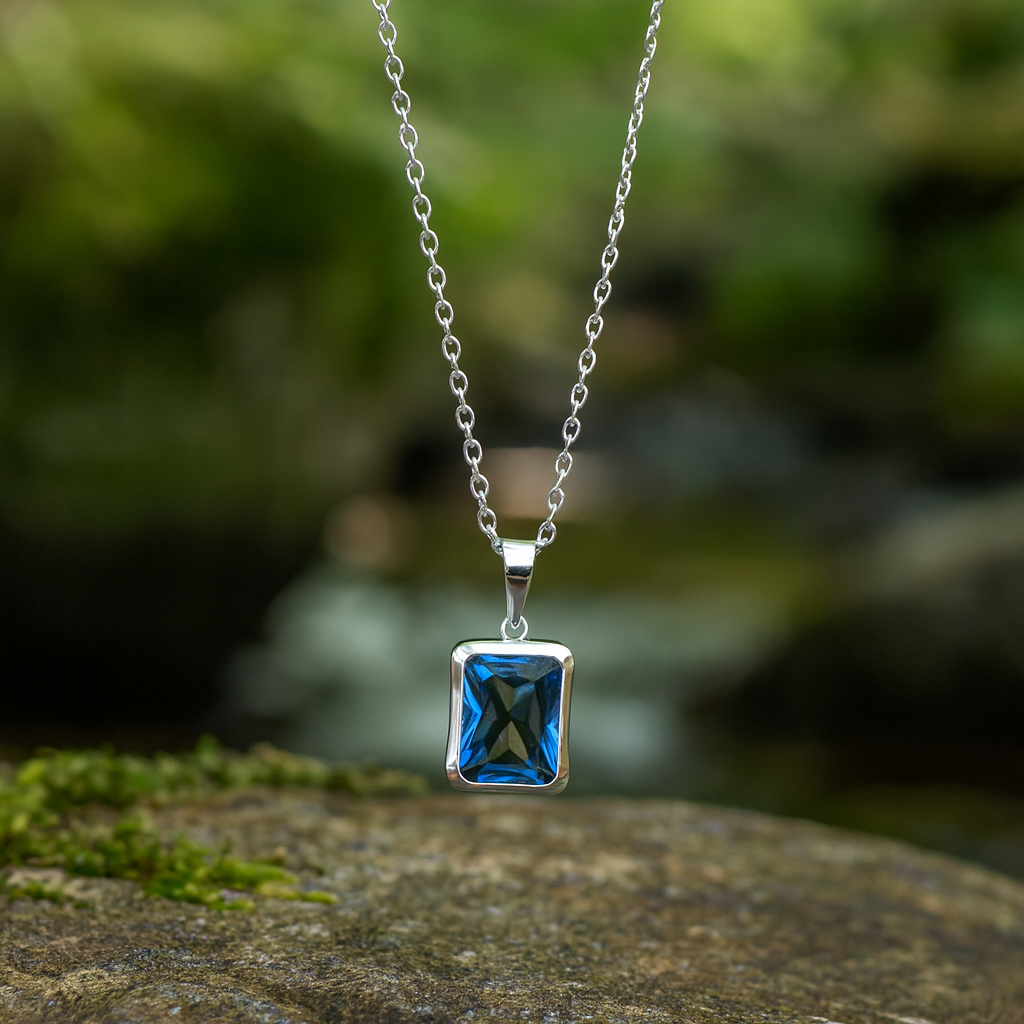 Strahlendes Collier mit 2.5 ct Blau Topas – 18K Gold veredelt, 925er Silber & verstellbare Ankerkette (42-45 cm)